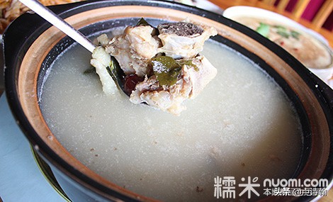 杨国福麻辣烫张亮麻辣烫谁开得早,杨国福和张亮麻辣烫哪家生意好