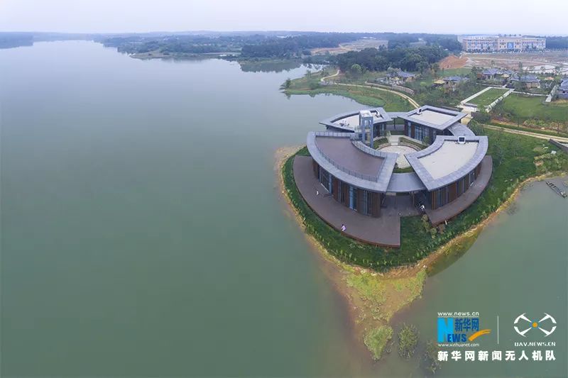 【大美孝感】如明珠遗落,新华网航拍镜头下的应城国家矿山公园超震撼,你怎能错过~