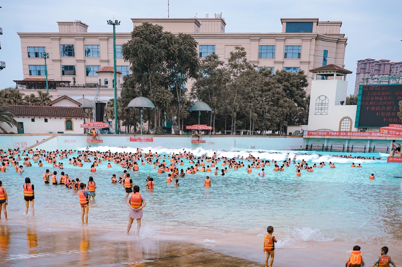 成都国色天乡水上乐园最高的项目,成都国色天乡乐园水上乐园攻略