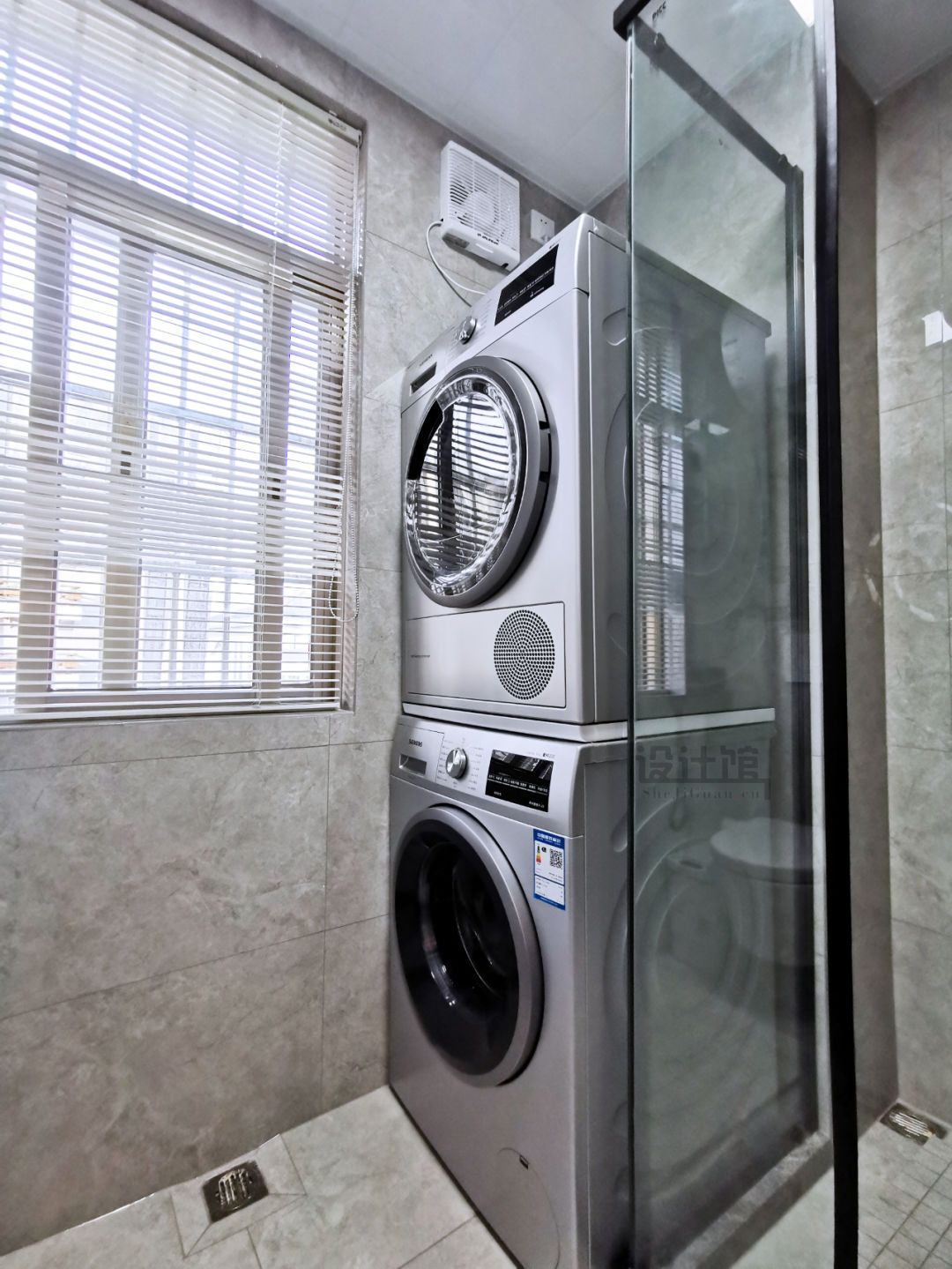 阳台有玻璃窗如何封阳台,阳台封阳台和不封的效果