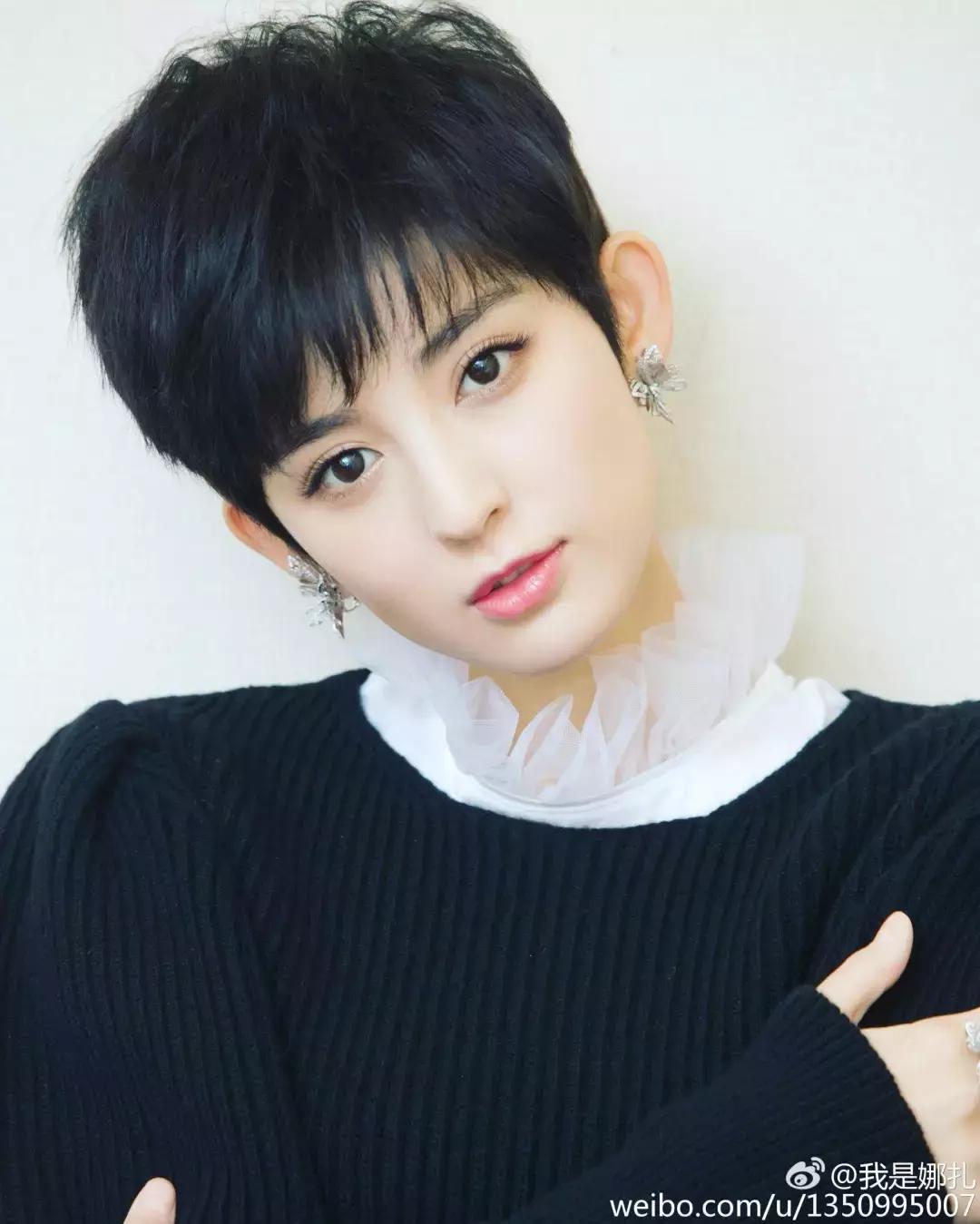 金晨和张歆艺熟吗,金晨晒多张合影为张歆艺庆生