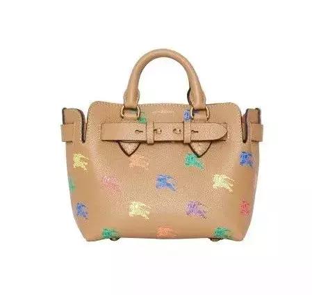 买包都是女人难逃的“宿命”