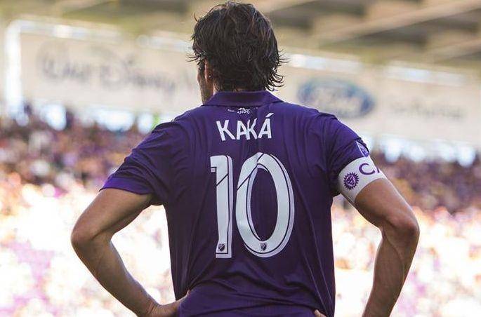 足球高清壁纸4k全屏,苹果高清壁纸足球大合集