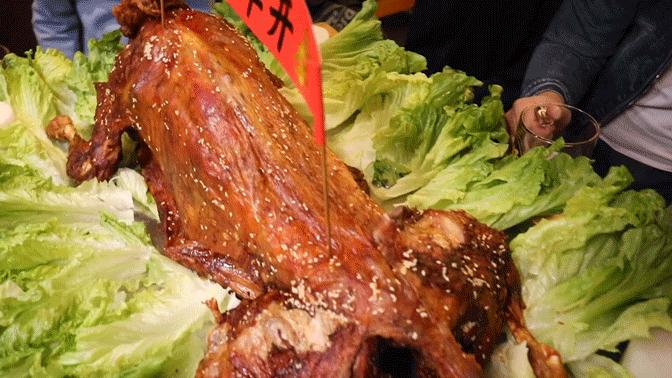 木屋烧烤夏季也有烤全羊吗,木屋烧烤的烤全羊
