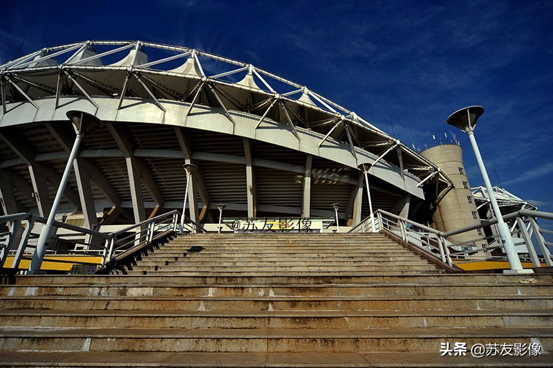 武汉体育场排名,武汉体育中心体育场容纳多少人