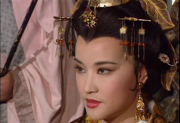 历史上的武则天是怎样当上女皇的,武则天当上中国第一位女皇