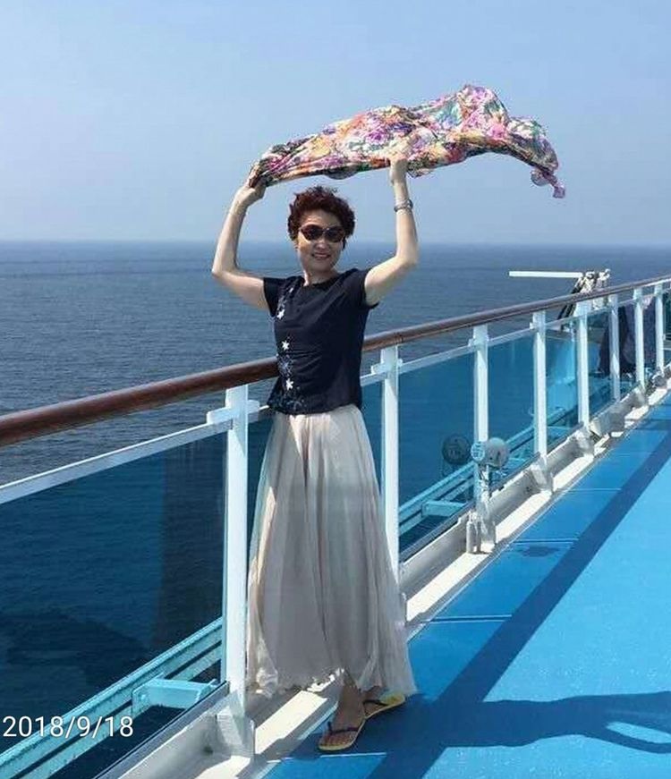 岁月不老我们不散全文,岁月不老我们不散什么意思