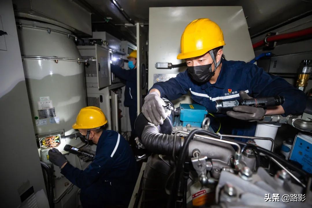 抗击疫情守护平安摄影征稿,战疫情保春运铁路警察在行动