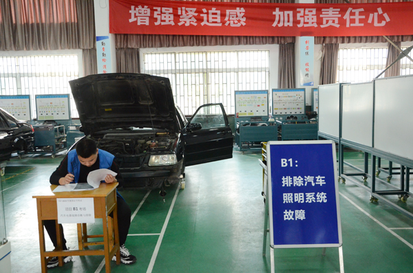 德国考官监考、毕业生供不应求，泰州这所学校的汽修专业“火”了