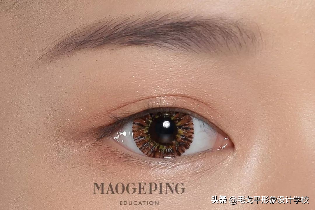手把手教你画眼妆逆天化妆术,眼妆这样画不要整形也能逆袭