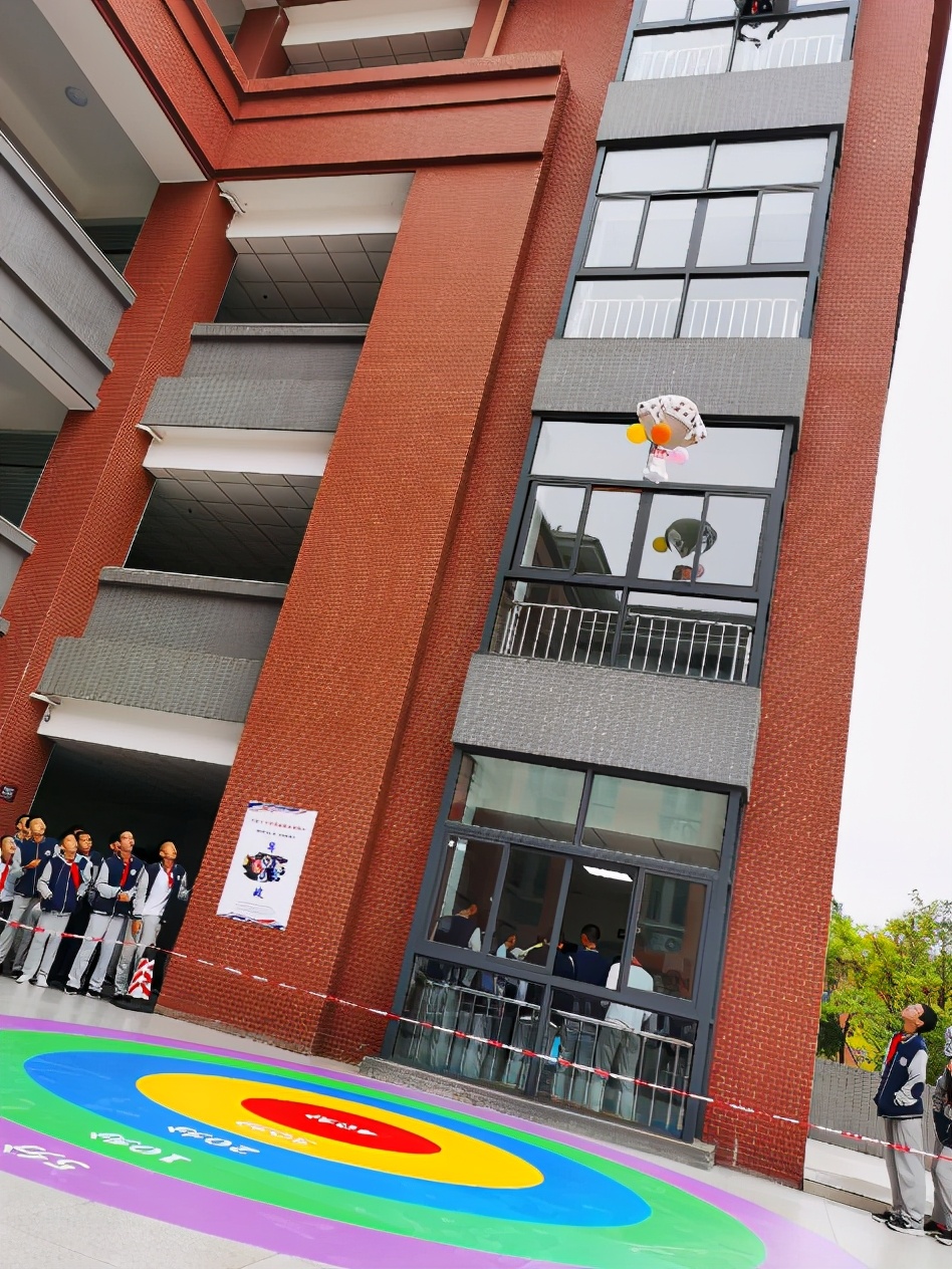 筑梦AI,智竞未来——天府七中科创体育节之科技活动回顾