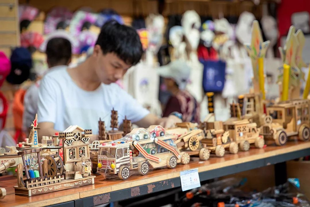 武汉人一般去不去黄鹤楼,武汉人为什么要去旅游呢