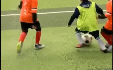 单场造2球小将无缘国足,中国又出现的神童