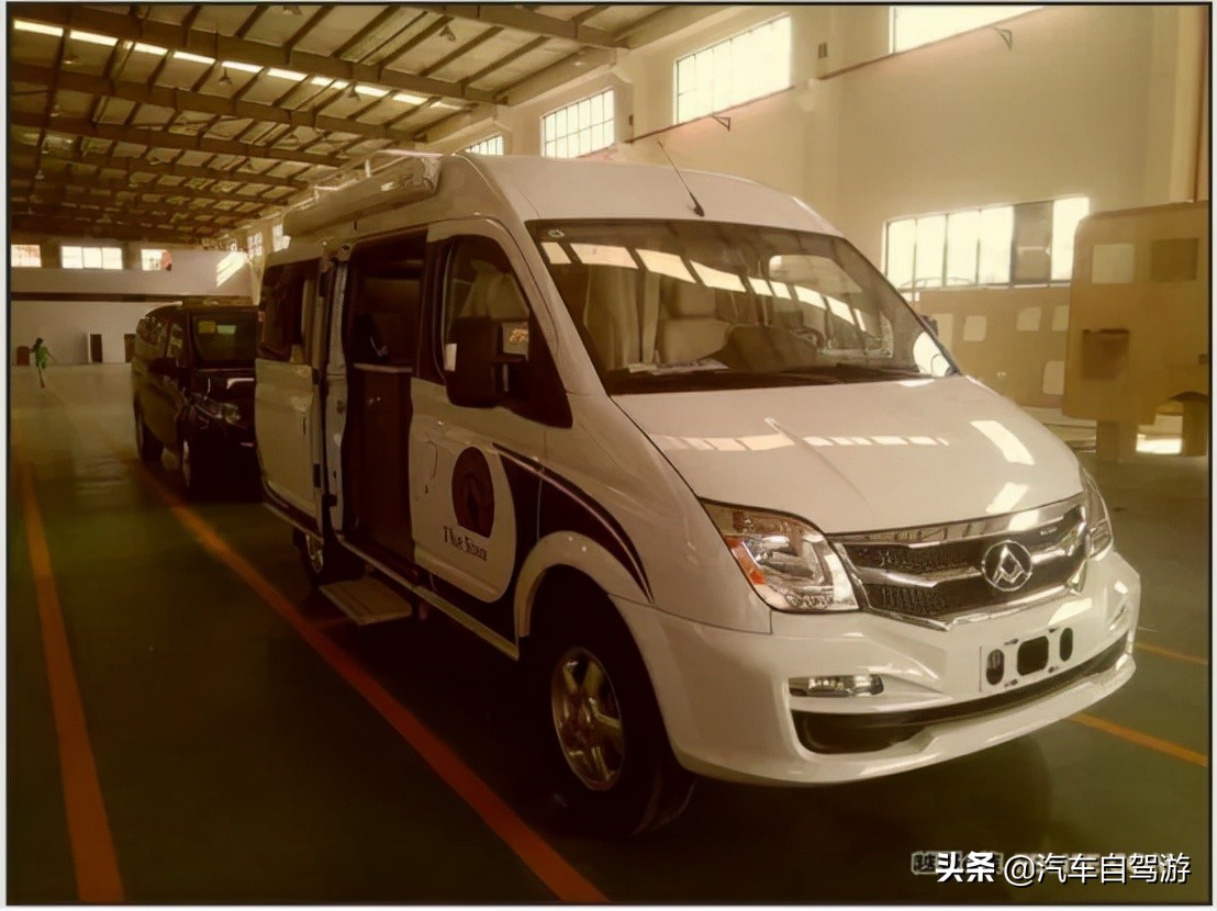 太阳能房车改装效果图,房车自驾游改装最佳方案