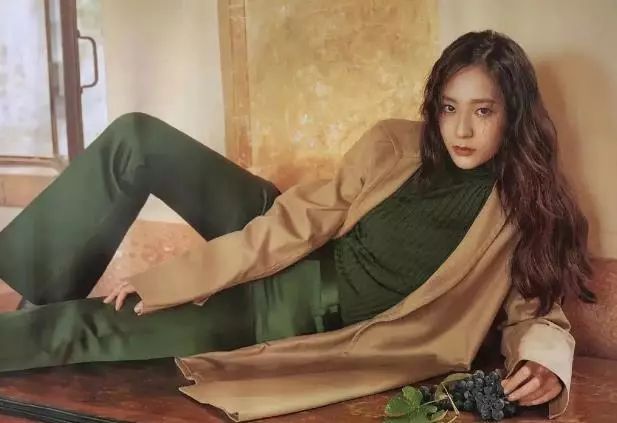 新年发型推荐齐肩发发量多,30-40岁适合发型男士圆脸发质细软