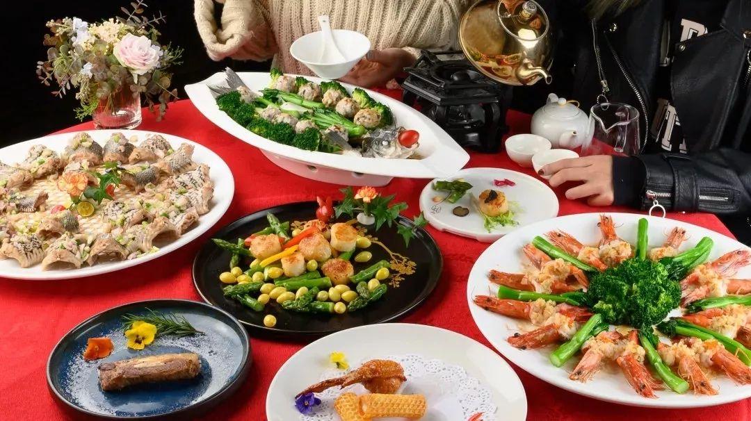 4000m²「平价海鲜」，还藏了个老广早茶，鸡煲、羊肉、虾蟹