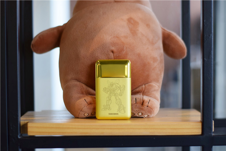 小米生态链推出变形金刚定制款剃须刀，399元的售价，你会买吗？