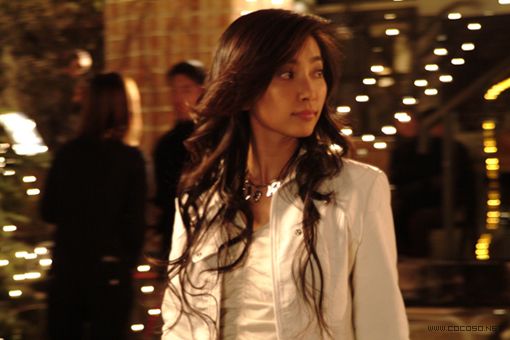 《独自等待》：献给从你身边溜走的那个人