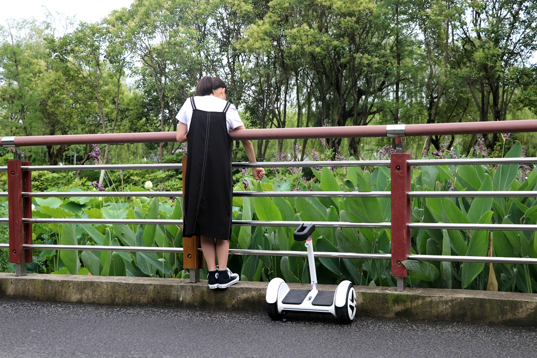 最高时速可达80公里小时,最高时速可达180公里以上