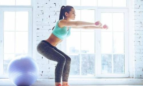 坚持每天做深蹲，此些好处＂送到你手上＂，但姿势一定要做对