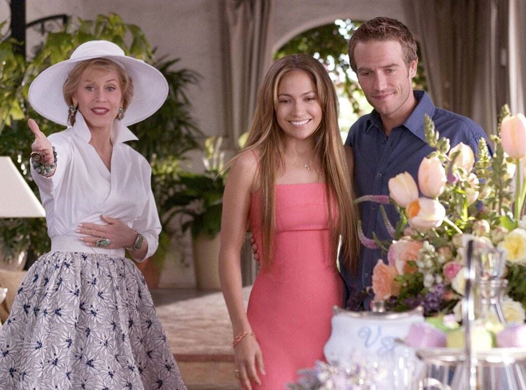 深V连衣裙催生图片搜索，2年获评世界最性感女人，电臀天后上位史