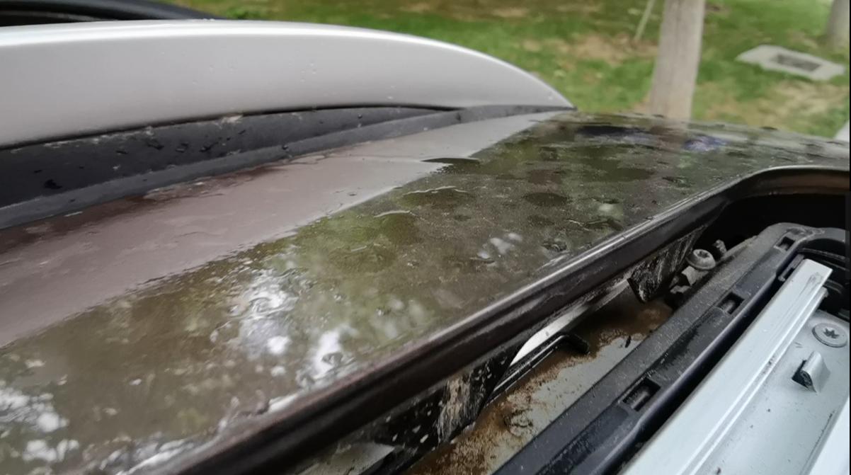 汽车天窗密封胶条换了还会漏水吗,天窗漏水用不用换胶条