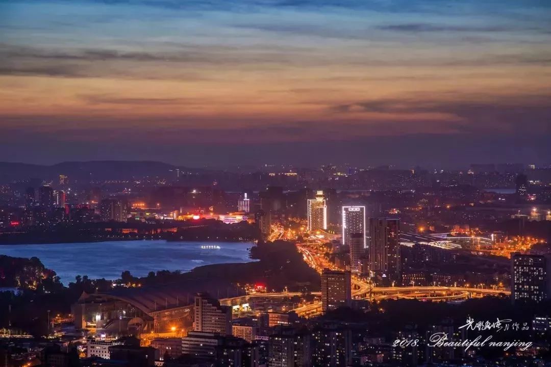 蹦迪攻略南京,第一次去蹦迪怎么装作去过