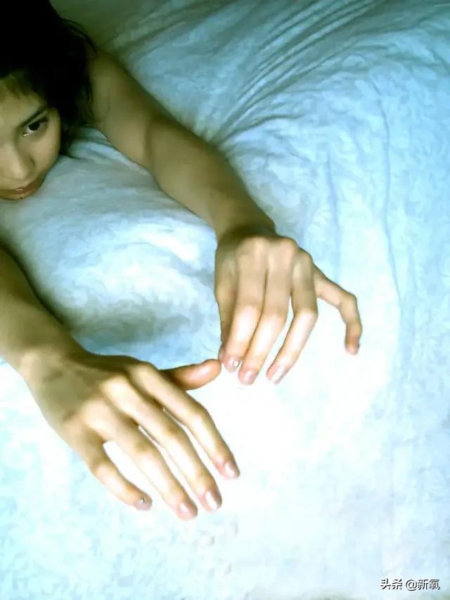 绝美治愈系巨星也选择自杀...今年到底怎么了？