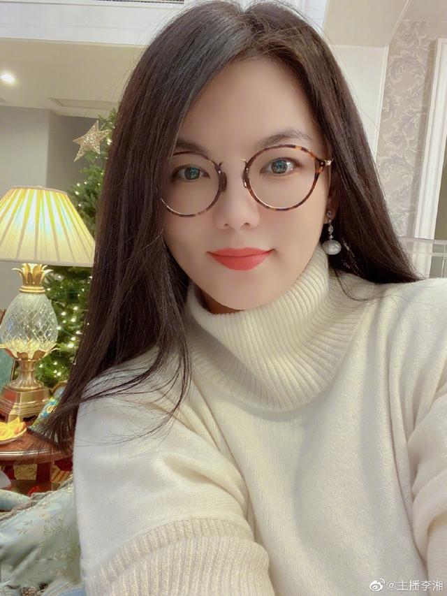 李湘宅家综艺解说,李湘住在中午的家