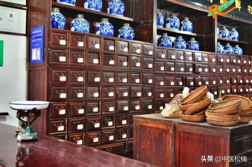 中医斑秃的主要病因是什么,斑秃中医辨证