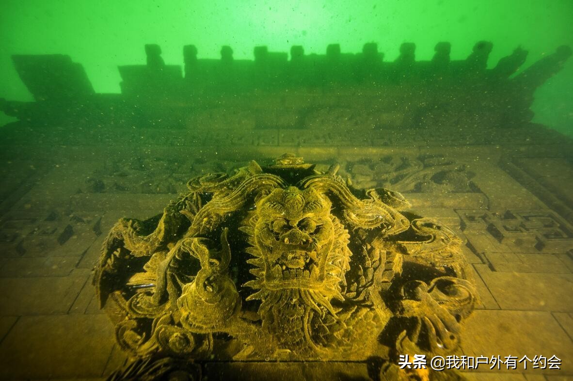 户外实录，爱好者深潜抚仙湖底，探秘古滇国古城遗址，看到什么？