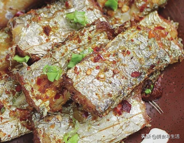 油炸带鱼不粘锅做法,怎样让油炸带鱼不粘锅