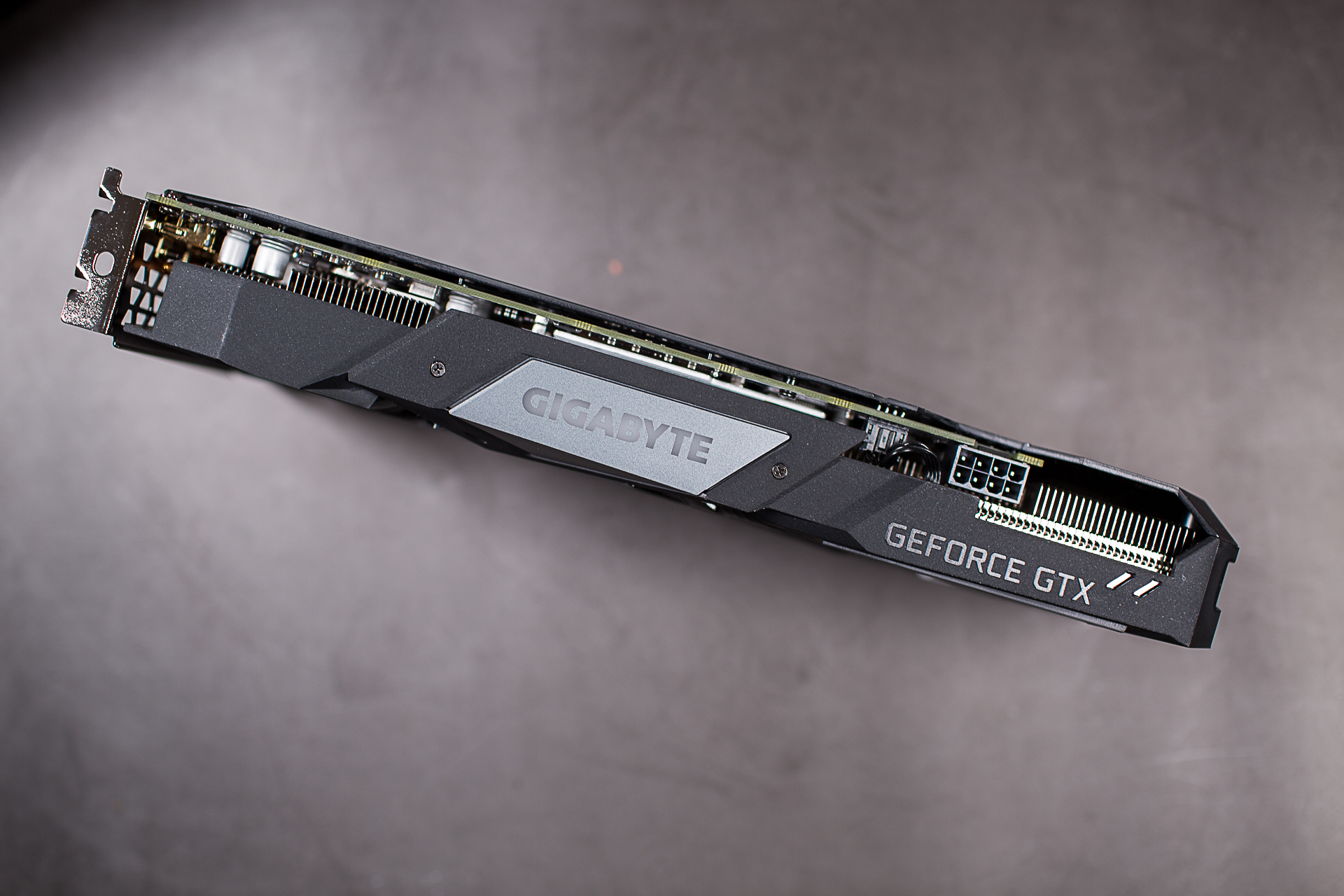 三风扇设计多输出接口的技嘉GTX1660SUPERGAMINGOC显卡实测