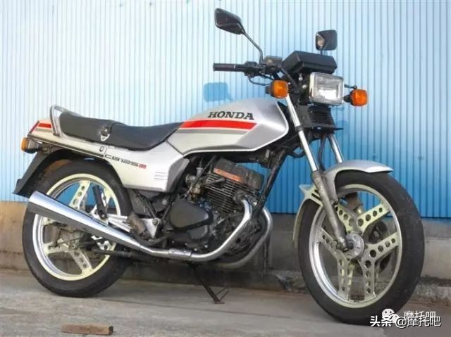 这些曾风靡国内市场的摩托车，有一半你都没骑过丨回顾