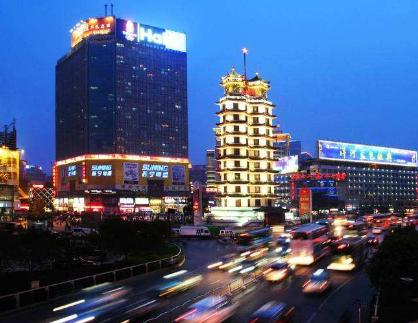 「郑州晚报」社长评论：我们的激情和梦想在奔跑路上激荡