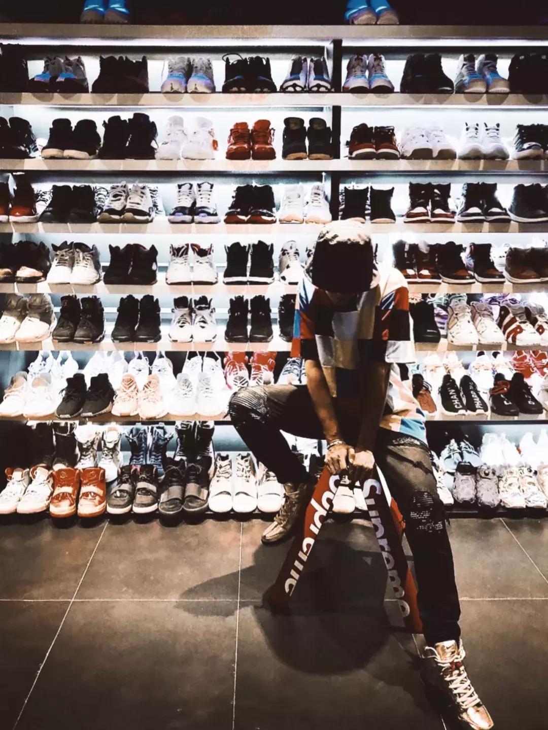 罗志祥参观萧敬腾豪宅,罗志祥家的玩具