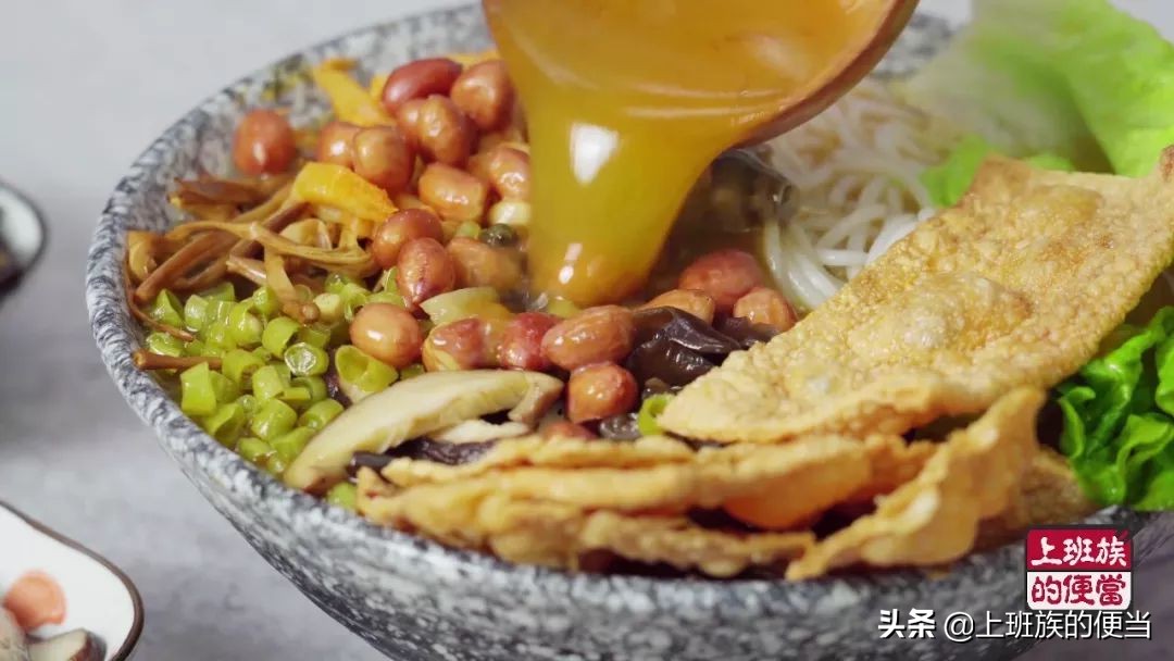 正宗柳州螺蛳粉汤底做法及配方,螺蛳粉好吃的吃法