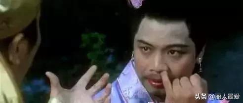 网上买的化妆品和实体店的区别,为啥网上卖的化妆品比实体店便宜