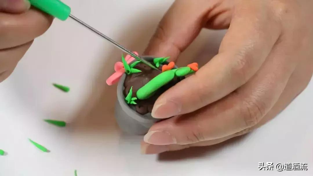 可以贴在墙上用卡纸做的大仙人掌,手工卡纸仙人掌盆栽幼儿园