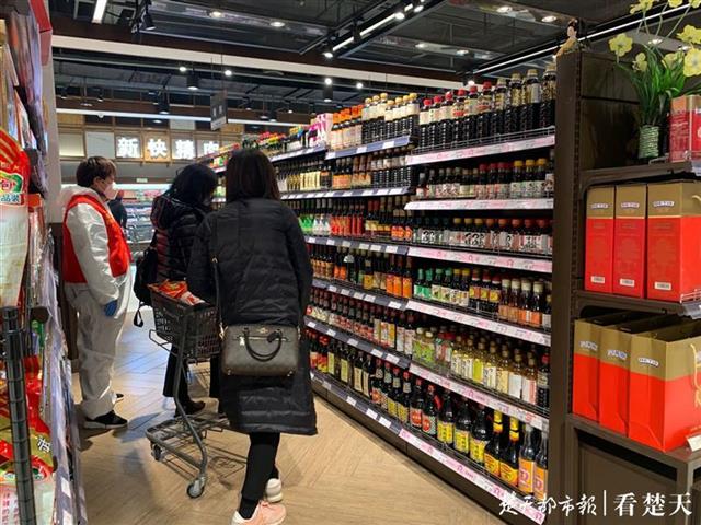 现在江汉路步行街现状,近期的江汉路步行街