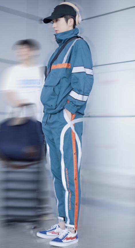 张新成穿搭教程,张新成回廊亭穿衣搭配粉色