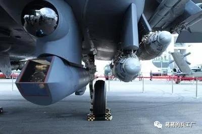 歼16旋转发射挂架,歼16可挂载大量精确制导武器