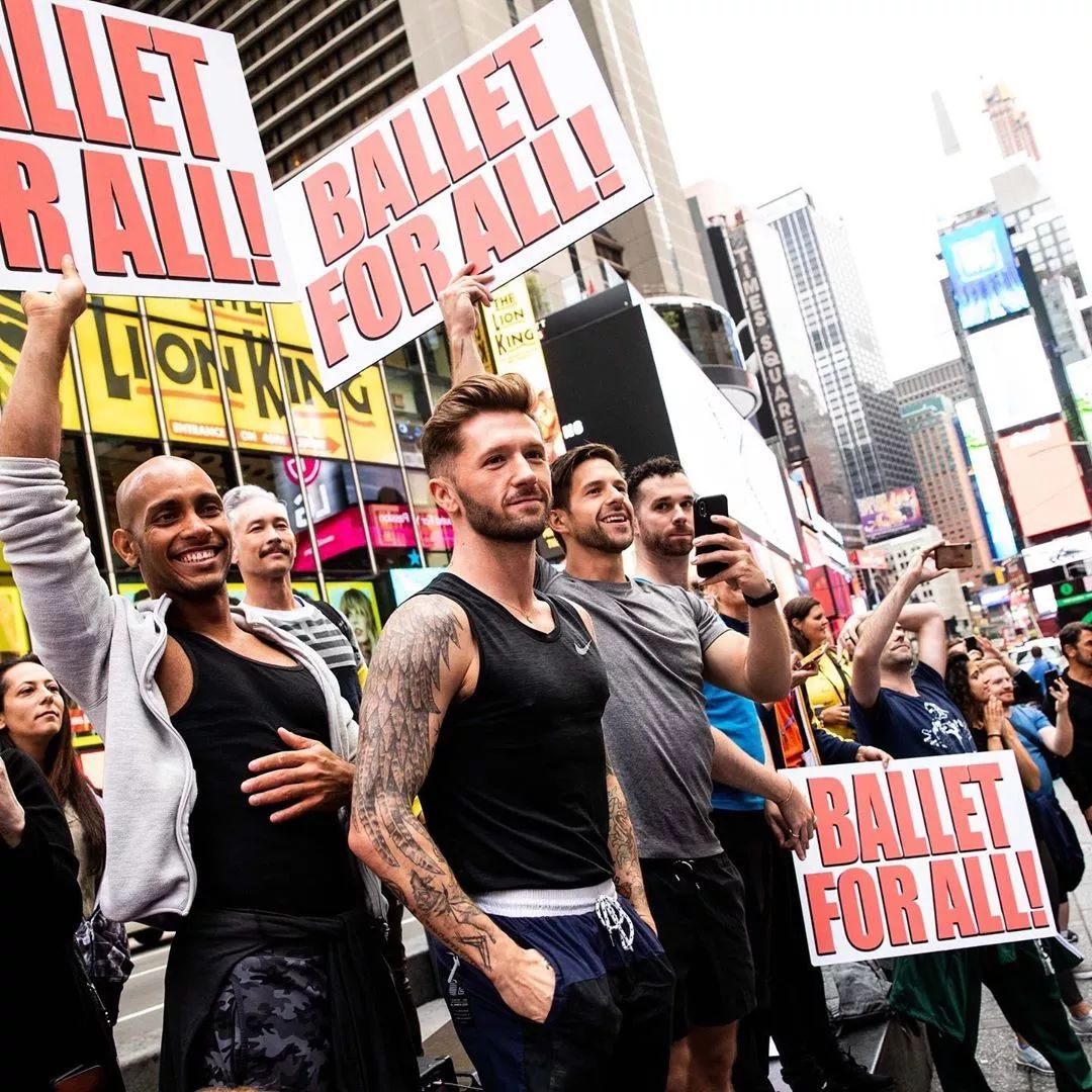 乔治小王子被嘲笑,英国乔治小王子芭蕾舞