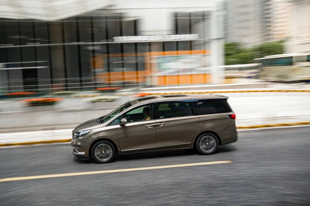 别克gl8es陆尊对比陆上公务舱,试驾gl8es陆尊