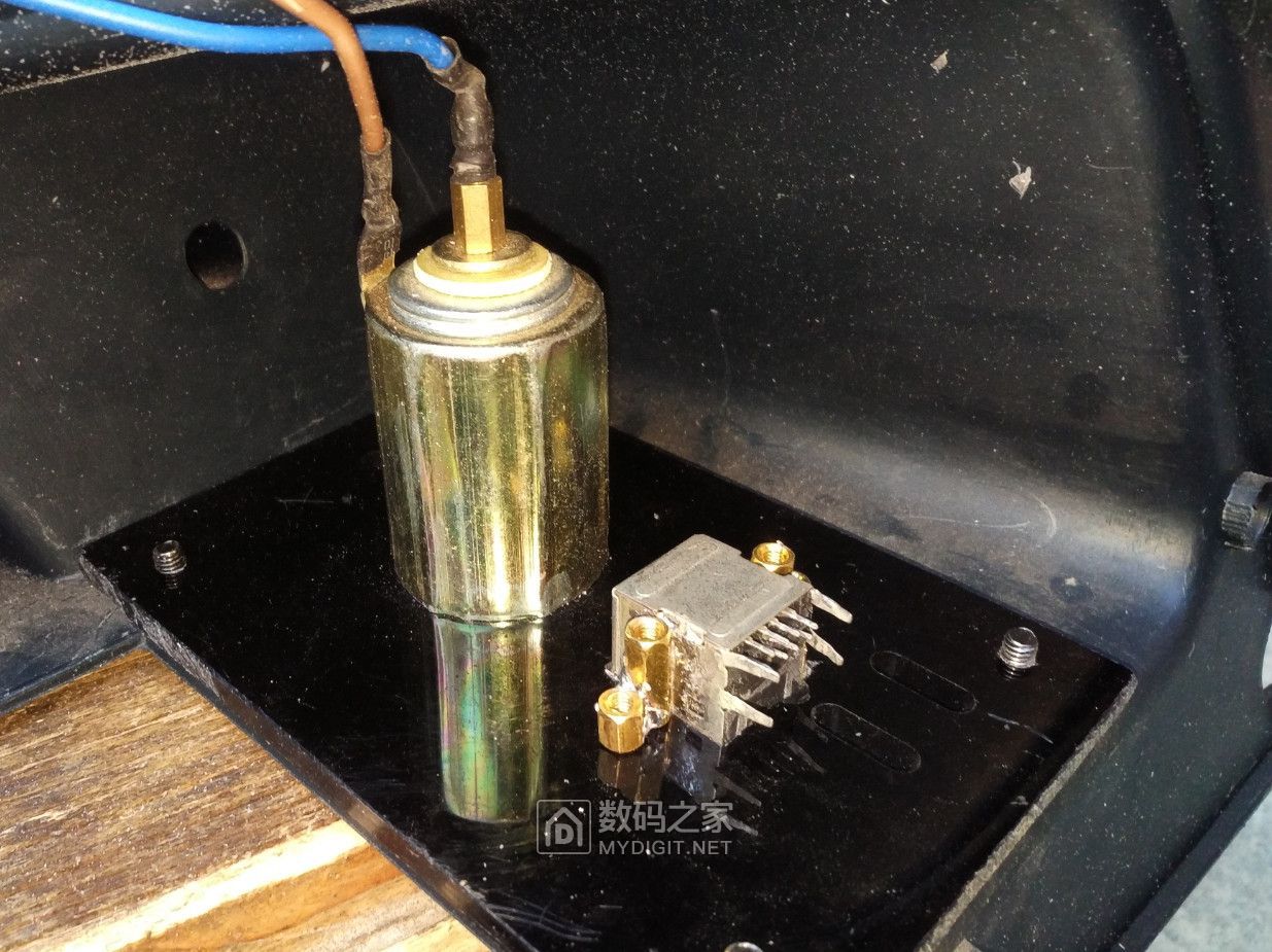 福特嘉年华点烟器拆装,福特嘉年华拆点烟器