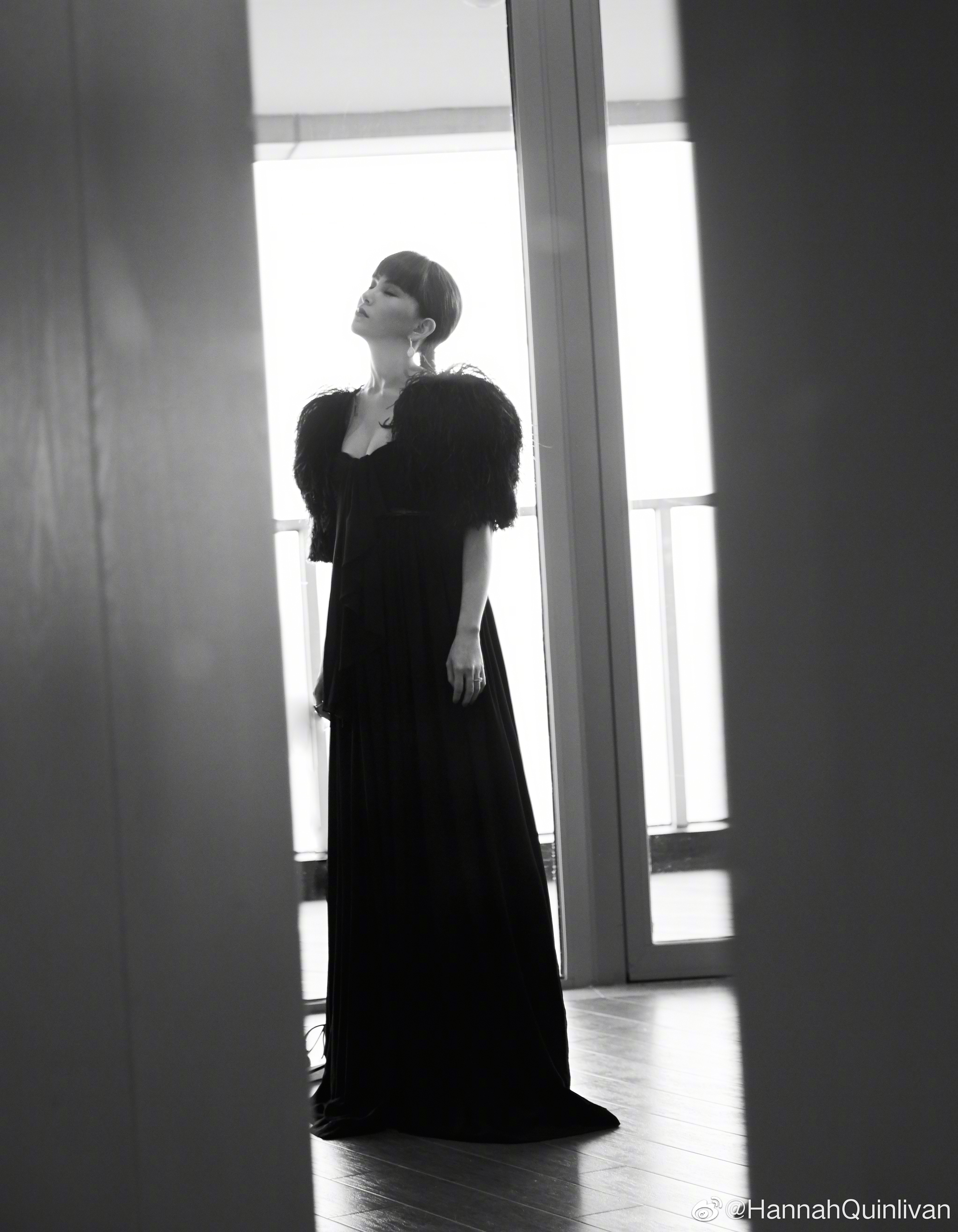 周杰伦晒昆凌美照庆结婚周年,周杰伦和昆凌曝光第一张孕妇装