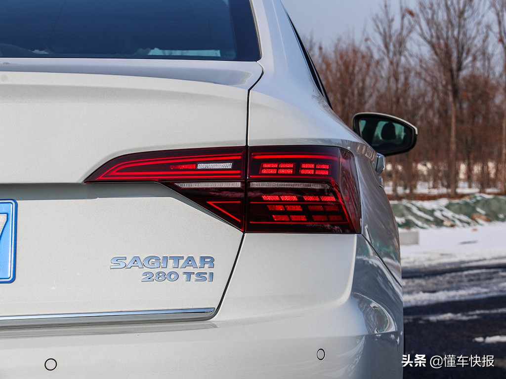 速腾豪华版和卓越的区别,速腾的豪华感