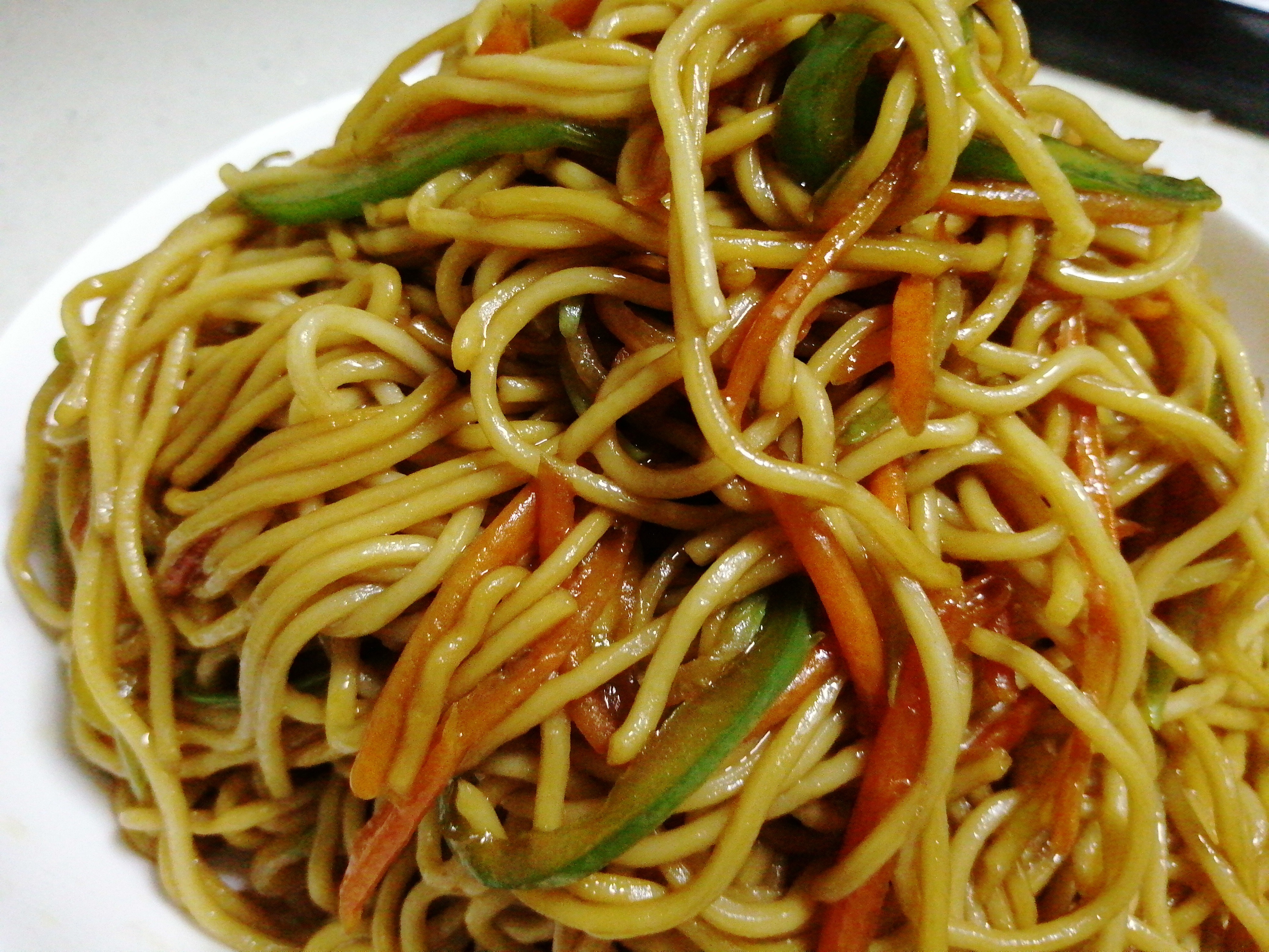 酱油炒面粘锅,炒粉炒面一放酱油就粘锅