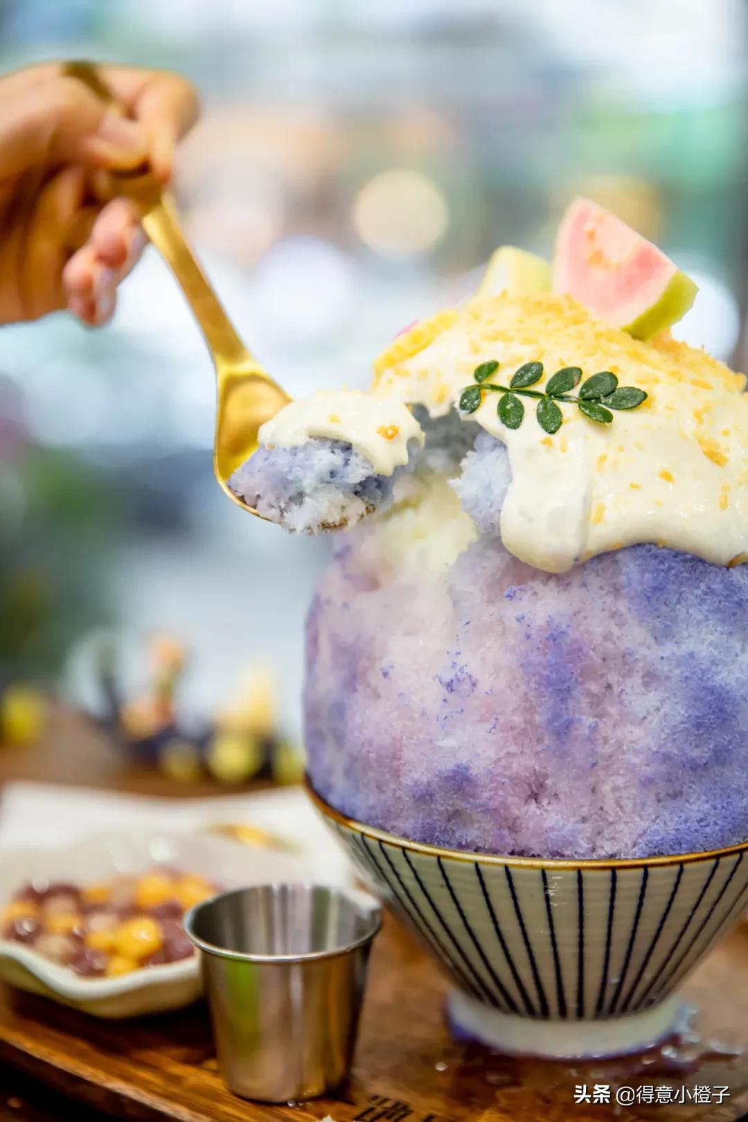 天热了就馋这一口热气腾腾的火锅,天热了就馋这碗冰爽的芋圆水果捞