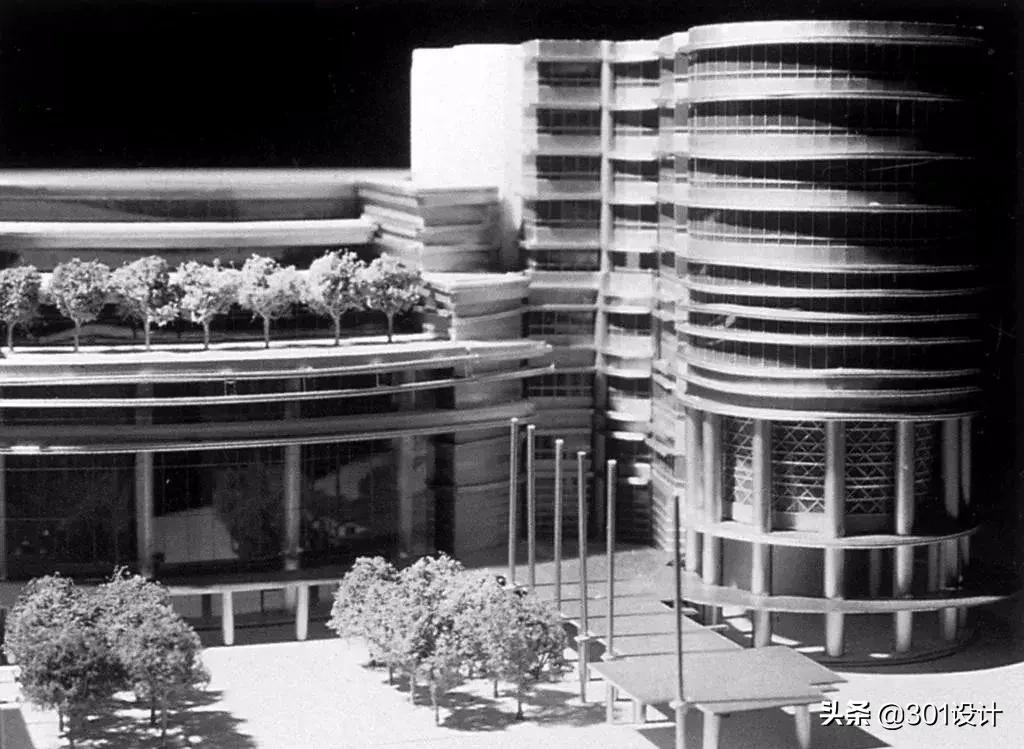 涓栫晫钁楀悕寤虹瓚澶у笀,鑷存暚澶у笀杩堝皵鏂埓缁存柉